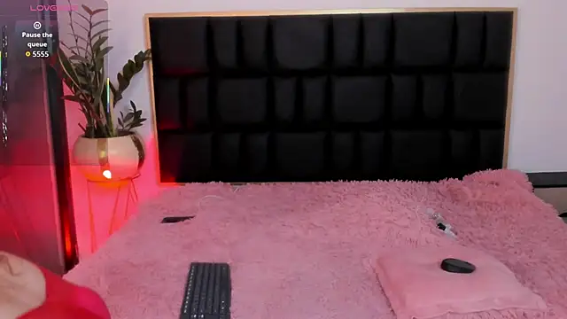 Snapshot of Emma_collins01 chatting on February 22, 2026, 3:31 am Emma collins01 online show from February 22, 2026, 3:31 am