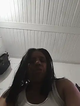 Zeyllyjhonson online show from July 17, 2026, 2:20 am