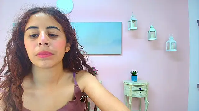 scarlett clyde online show from June 19, 2026, 12:44 pm