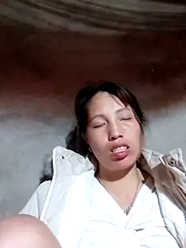 Snapshot of Gummiesu chatting on April 1, 2026, 1:52 pm Gummiesu online show from April 1, 2026, 1:52 pm