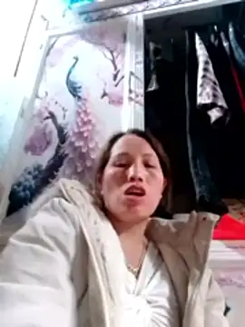 Snapshot of Gummiesu chatting on March 12, 2026, 9:35 am Gummiesu online show from March 12, 2026, 9:35 am