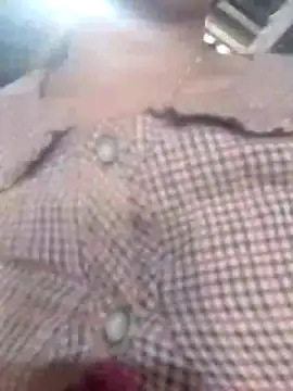 Snapshot of Gummiesu chatting on April 9, 2026, 6:04 am Gummiesu online show from April 9, 2026, 6:04 am