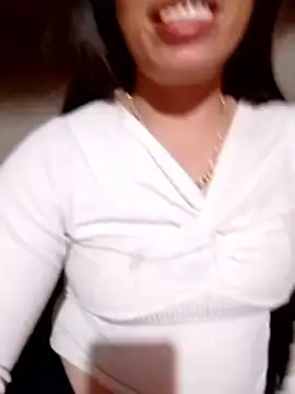 Snapshot of Gummiesu chatting on April 11, 2026, 8:12 pm Gummiesu online show from April 11, 2026, 8:12 pm