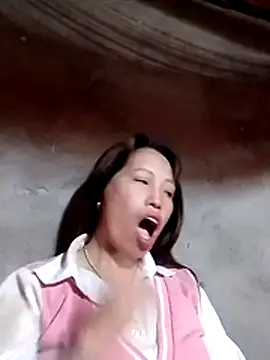 Snapshot of Gummiesu chatting on March 28, 2026, 8:54 pm Gummiesu online show from March 28, 2026, 8:54 pm