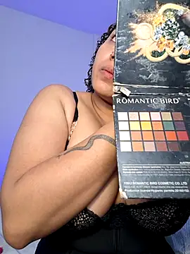 Snapshot of curly_girl_31 chatting on April 1, 2026, 7:55 pm curly girl 31 online show from April 1, 2026, 7:55 pm