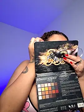 Snapshot of curly_girl_31 chatting on March 29, 2026, 8:21 pm curly girl 31 online show from March 29, 2026, 8:21 pm