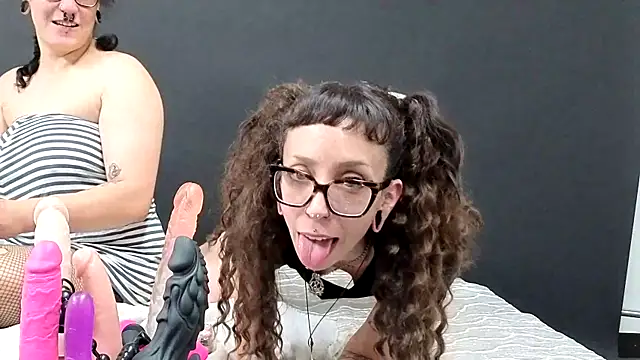 xxEMMxxx online show from May 9, 2026, 7:56 am