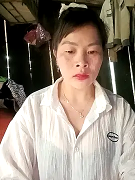 Bling sexy online show from April 15, 2026, 11:49 pm