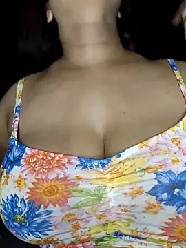 Snapshot of Haseen-beauty chatting on February 21, 2026, 7:05 pm Haseen-beauty online show from February 21, 2026, 7:05 pm