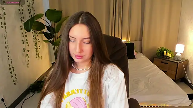 Celine Coello online show from March 31, 2026, 4:03 am