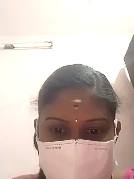 Snapshot of Tamil_Nathiya1 chatting on April 5, 2026, 4:52 am Tamil Nathiya1 online show from April 5, 2026, 4:52 am