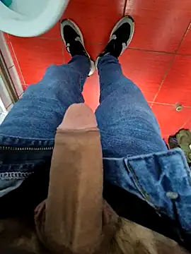 Snapshot of vali23 chatting on February 14, 2026, 9:09 am vali23 online show from February 14, 2026, 9:09 am