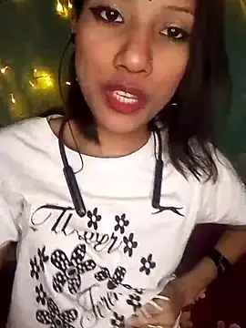 Snapshot of Maliha_Chowdhury chatting on March 2, 2026, 6:48 pm Maliha Chowdhury online show from March 2, 2026, 6:48 pm