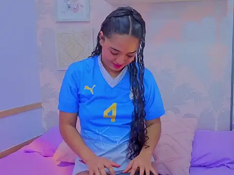 Snapshot of Emma_Thompssonn chatting on February 27, 2026, 12:05 pm Emma Thompssonn online show from February 27, 2026, 12:05 pm