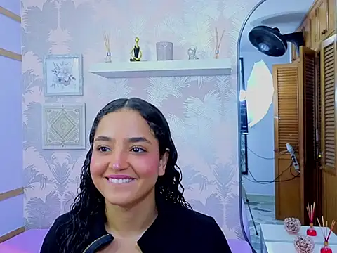 Snapshot of Emma_Thompssonn chatting on February 5, 2026, 11:50 am Emma Thompssonn online show from February 5, 2026, 11:50 am