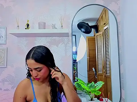 Snapshot of Emma_Thompssonn chatting on February 2, 2026, 12:04 pm Emma Thompssonn online show from February 2, 2026, 12:04 pm