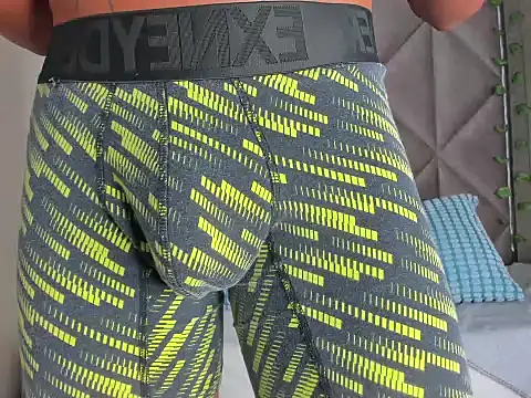 Snapshot of AndrewKenoxx_ chatting on February 2, 2026, 7:35 pm AndrewKenoxx online show from February 2, 2026, 7:35 pm