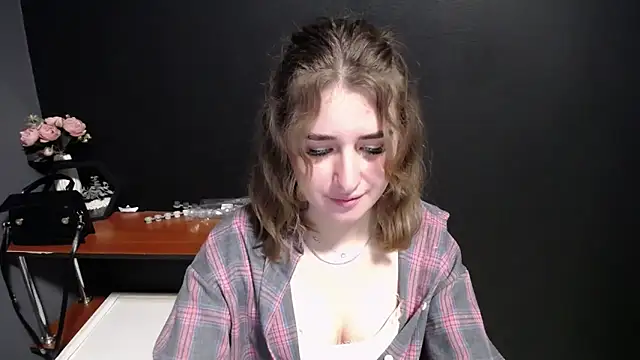 Snapshot of Sunny_siren chatting on February 8, 2026, 2:26 pm Sunny siren online show from February 8, 2026, 2:26 pm