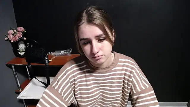 Snapshot of Sunny_siren chatting on January 19, 2026, 1:15 pm Sunny siren online show from January 19, 2026, 1:15 pm