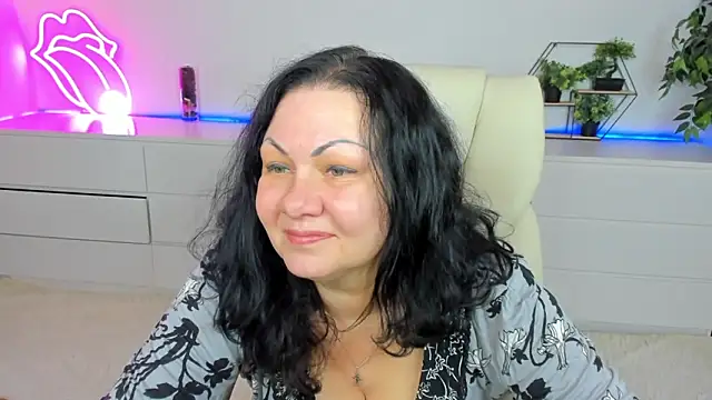 IrissMoon online show from February 16, 2026, 6:34 am