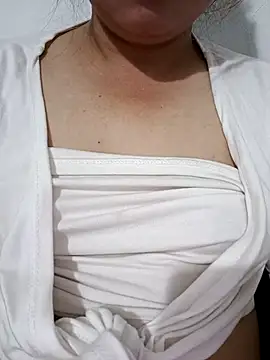 Elizabeth8 online show from February 2, 2026, 10:20 pm