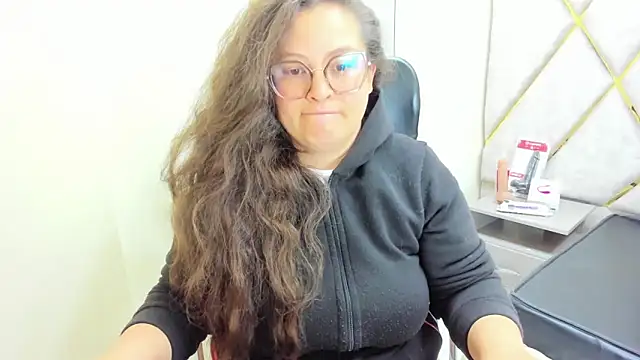 Sarah Boobs  online show from May 16, 2026, 3:27 am