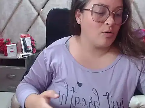 Snapshot of Sarah_Boobs_ chatting on February 17, 2026, 8:22 am Sarah Boobs online show from February 17, 2026, 8:22 am