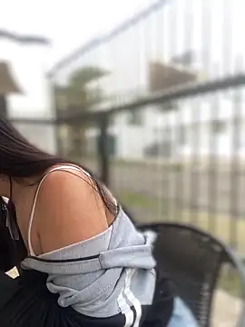 StrawberryPink  online show from February 17, 2026, 11:40 am