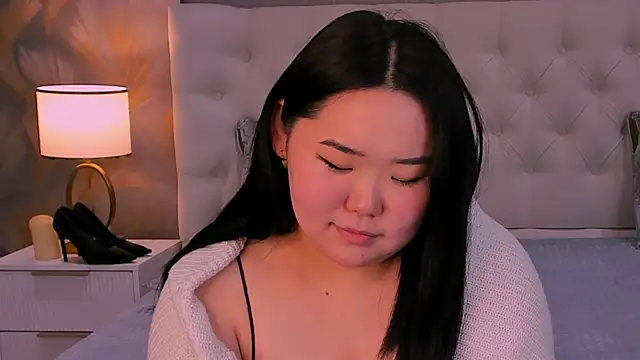 Snapshot of YUMI_G chatting on February 8, 2026, 4:26 pm YUMI G online show from February 8, 2026, 4:26 pm