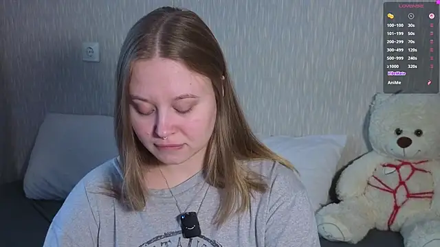 LunaDew online show from February 19, 2026, 1:19 pm