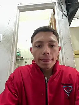 santiObrero online show from May 11, 2026, 4:04 pm