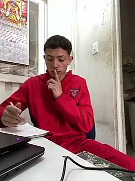 santiObrero online show from February 2, 2026, 3:11 pm