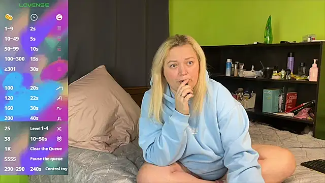 LisaWiliams online show from February 12, 2026, 7:13 pm