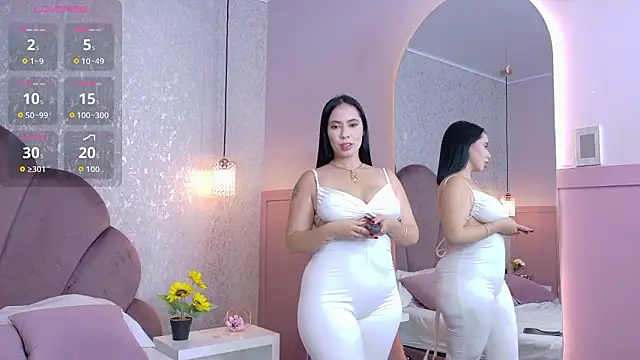 Snapshot of Sienna-Gold chatting on January 19, 2026, 1:59 pm Sienna-Gold online show from January 19, 2026, 1:59 pm