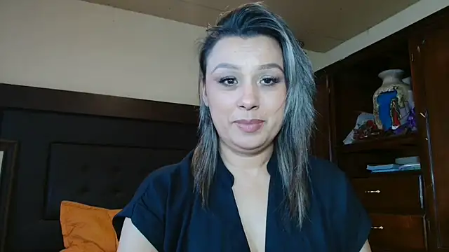 aitanalove  online show from June 17, 2026, 11:58 pm