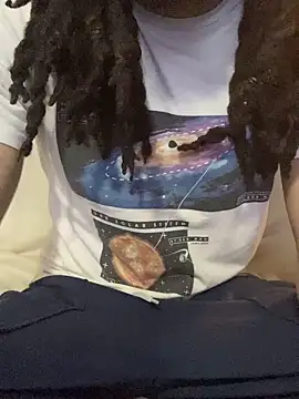 Snapshot of givemeabreak34 chatting on April 3, 2026, 6:47 pm givemeabreak34 online show from April 3, 2026, 6:47 pm