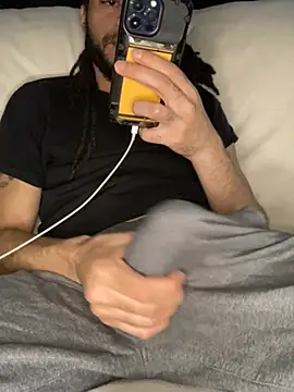 Snapshot of givemeabreak34 chatting on March 18, 2026, 4:04 am givemeabreak34 online show from March 18, 2026, 4:04 am