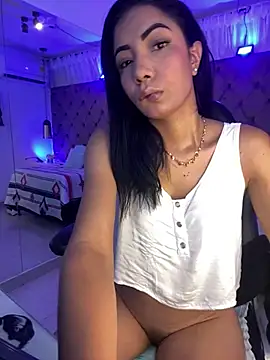 Auri   online show from May 19, 2026, 7:32 pm