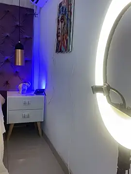 Auri   online show from February 10, 2026, 7:35 pm