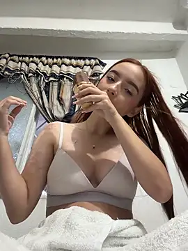 Carithooo online show from April 13, 2026, 10:58 pm