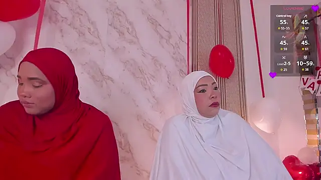 Snapshot of Helen_Camila chatting on February 14, 2026, 4:13 am Helen Camila online show from February 14, 2026, 4:13 am