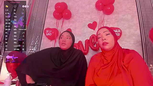 Snapshot of Helen_Camila chatting on February 11, 2026, 4:01 am Helen Camila online show from February 11, 2026, 4:01 am