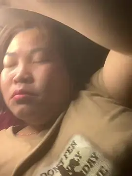 Chendy69 online show from February 4, 2026, 9:43 pm