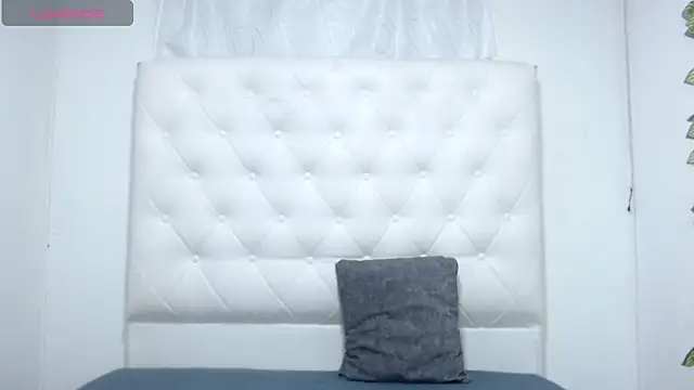 Snapshot of brunaroyale chatting on April 8, 2026, 1:56 pm brunaroyale online show from April 8, 2026, 1:56 pm