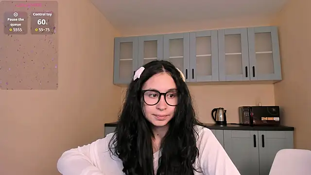 GiovannaAntonelli online show from May 24, 2026, 5:29 am