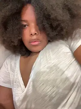 Snapshot of CurlyCutieSweetie chatting on February 9, 2026, 11:03 pm CurlyCutieSweetie online show from February 9, 2026, 11:03 pm