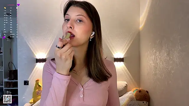 LouiseChavez online show from March 27, 2026, 8:11 am