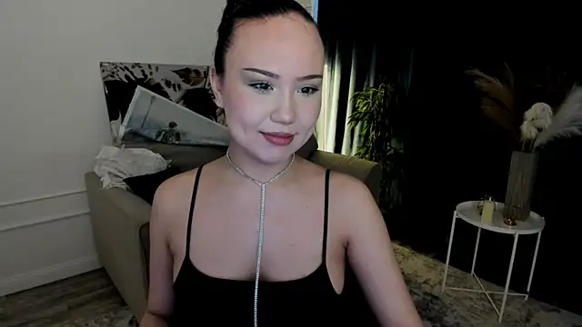 Snapshot of GlowMe chatting on April 5, 2026, 11:39 am GlowMe online show from April 5, 2026, 11:39 am