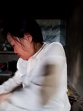 Snapshot of lia-coy chatting on February 16, 2026, 12:42 am lia-coy online show from February 16, 2026, 12:42 am