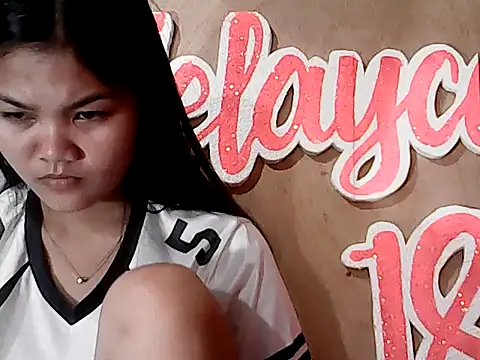 PinaySkinnyJust18 online show from January 18, 2026, 10:02 pm